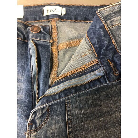 Rue 21 Women’s High Rise Flare Boot Cut Jeans Size 12 NWT - Picture 4 of 9
